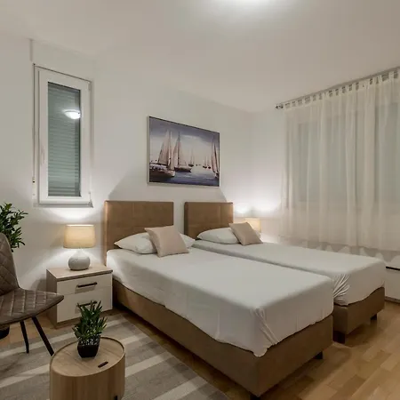 Split-villas Dalmatica For 12 Vila Split