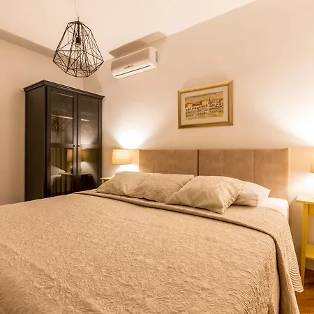 Split-villas Dalmatica For 12 Vila Split